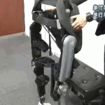 安川電機ロボット技術で歩行アシスト開発