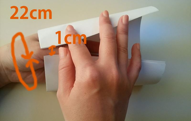 持手袋の大きさ３つのポイント！A4用紙で手のサイズを測ってみよう。